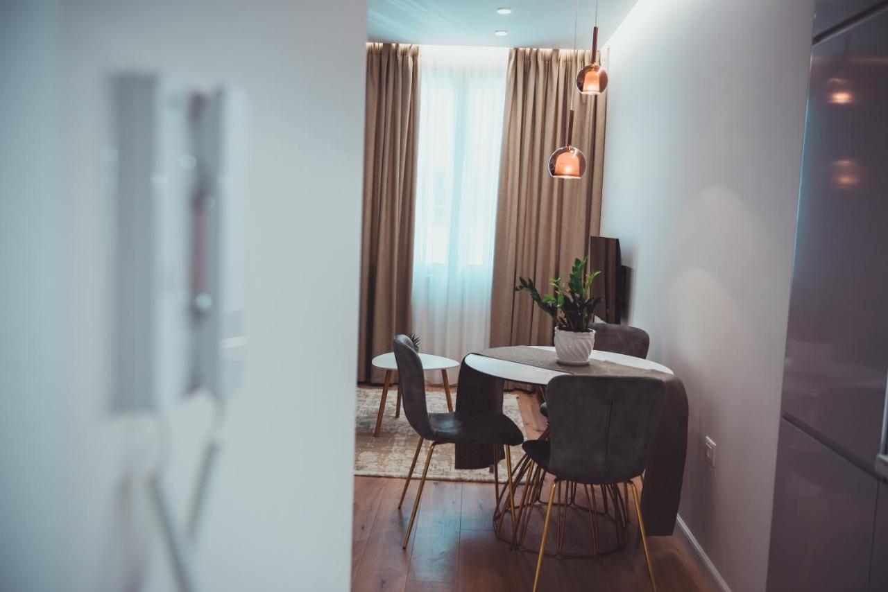 Tam Skanderbeg Square City Center Apartment No2 Tiranë Eksteriør bilde