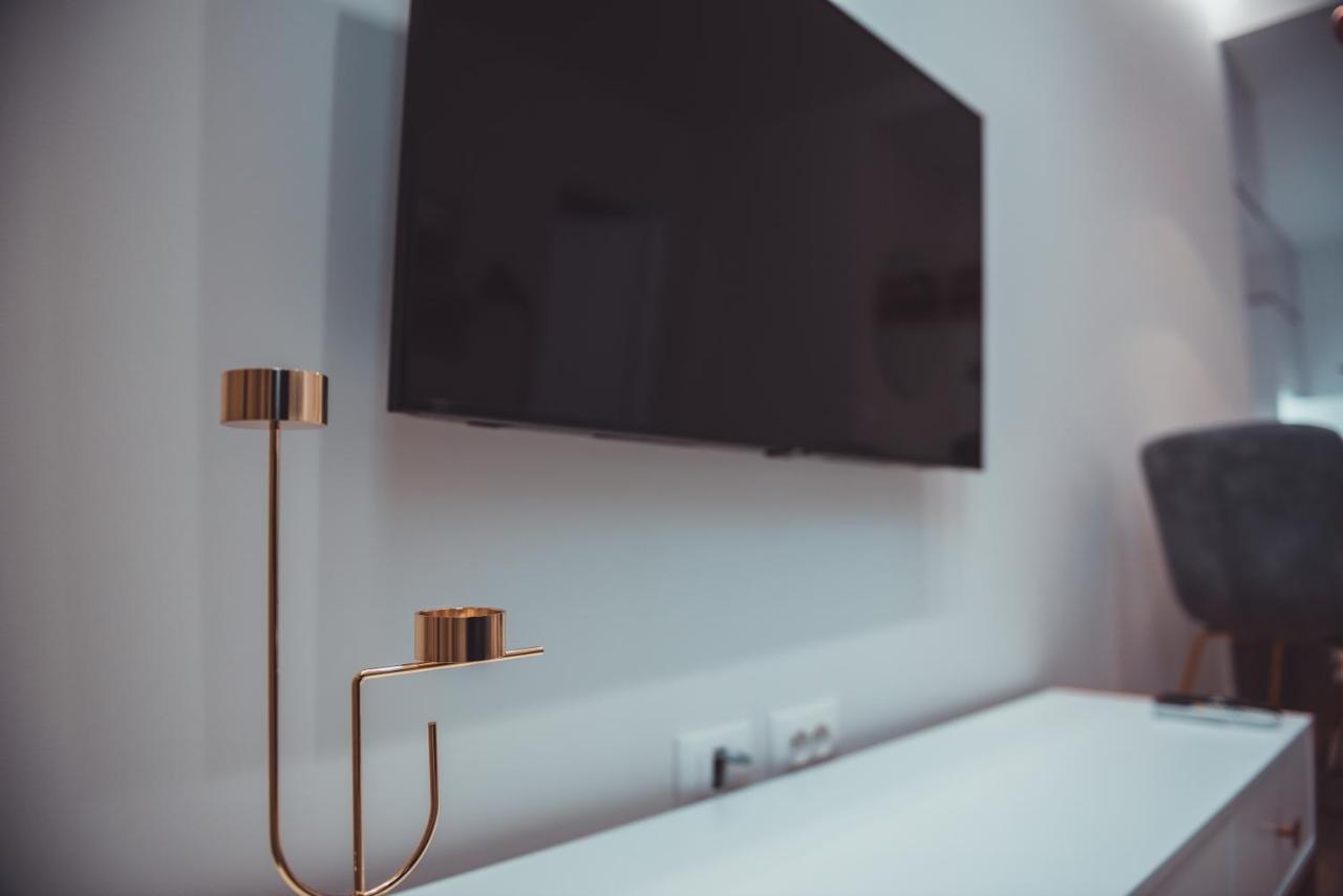 Tam Skanderbeg Square City Center Apartment No2 Tiranë Eksteriør bilde